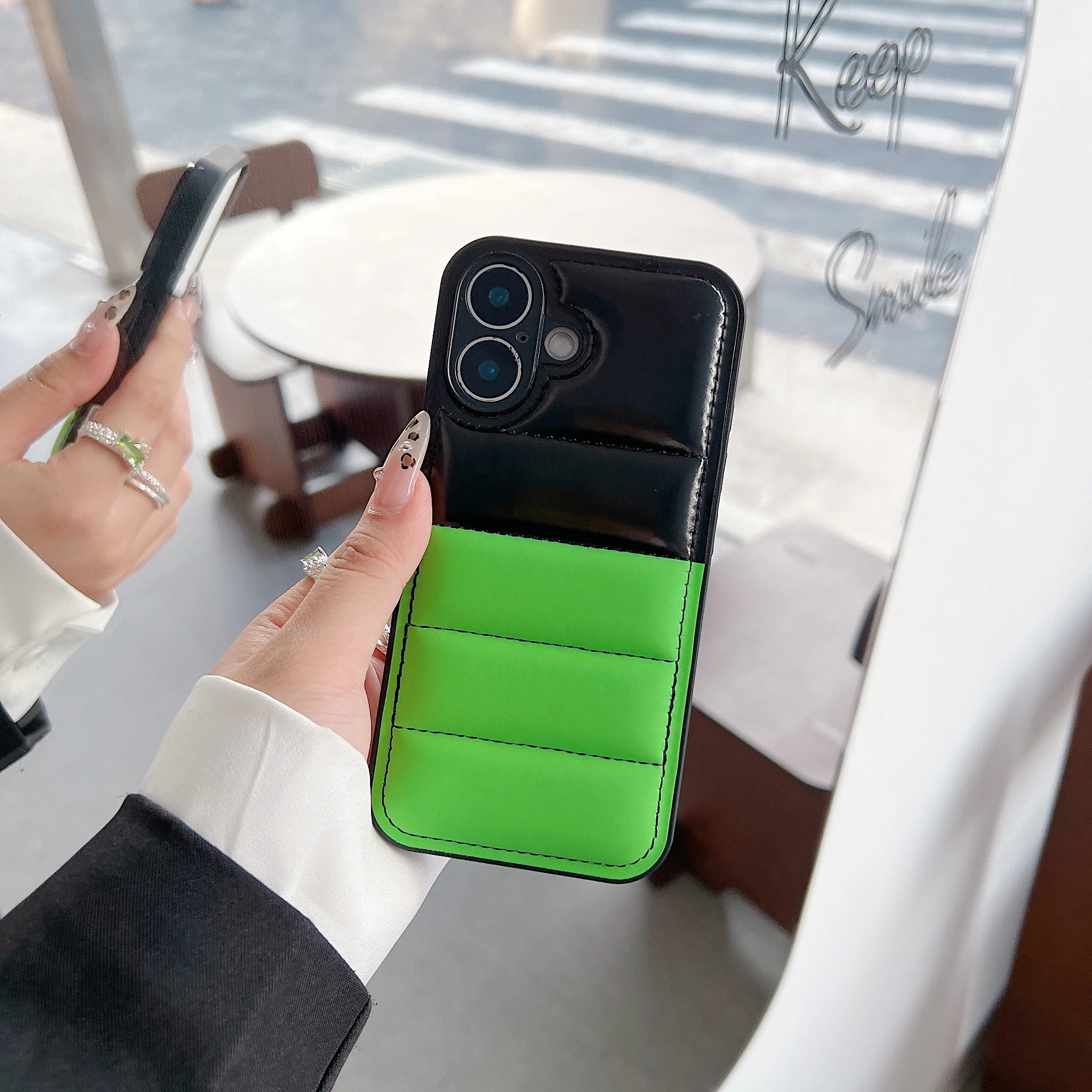 Funda Bicolor Antichoque para iPhone — Estilo Moderno