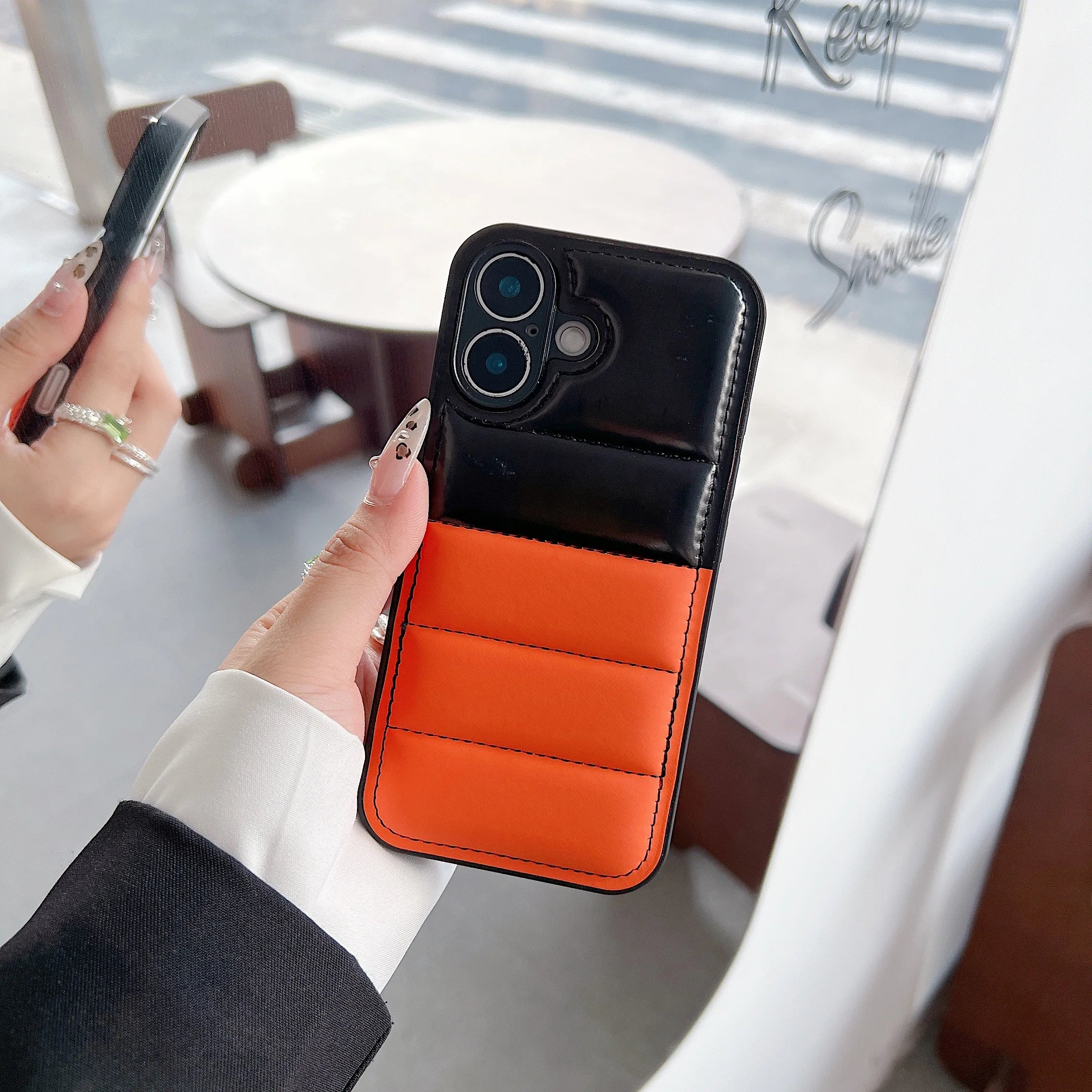 Funda Bicolor Antichoque para iPhone — Estilo Moderno