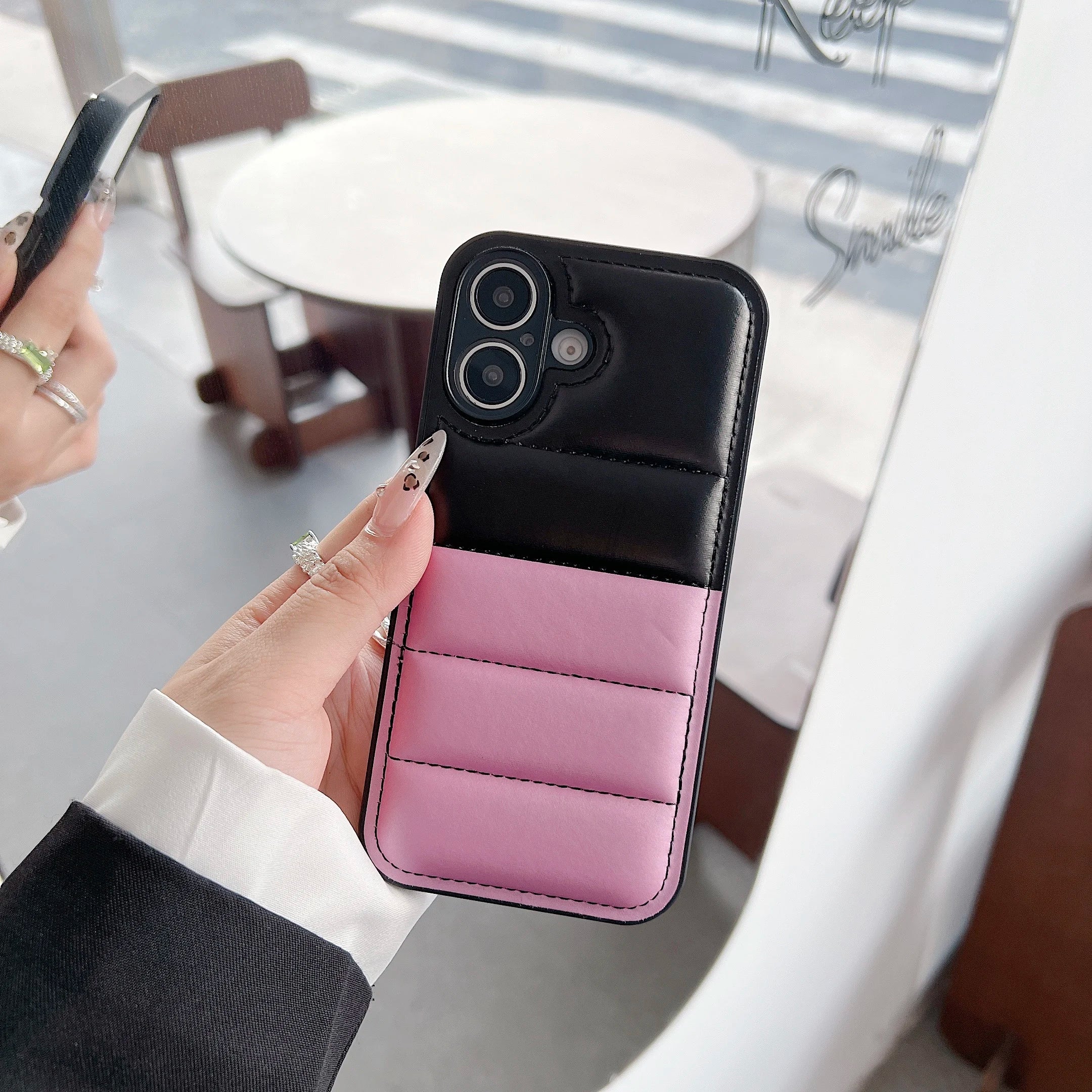 Funda Bicolor Antichoque para iPhone — Estilo Moderno