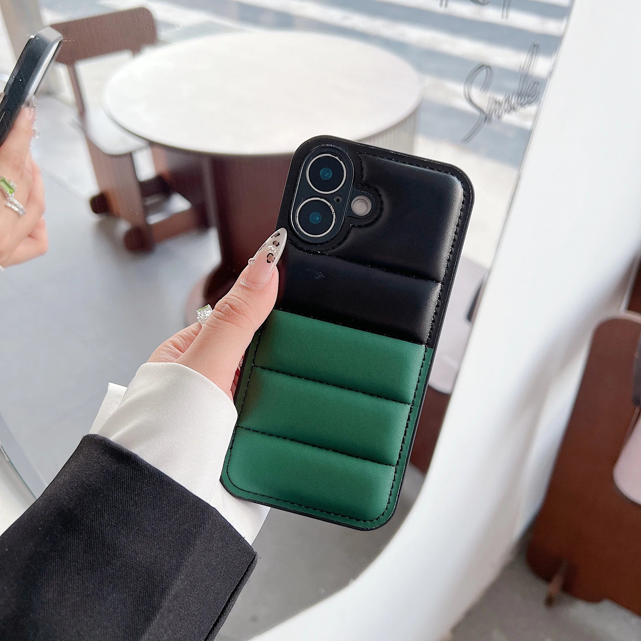 Funda Bicolor Antichoque para iPhone — Estilo Moderno